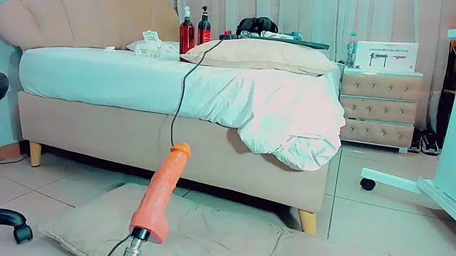 EmilyySaenz online show from January 2025 07:37:01 PM