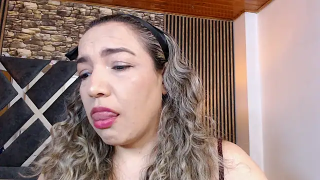 marie hss online show from May 2026 07:44:02 PM