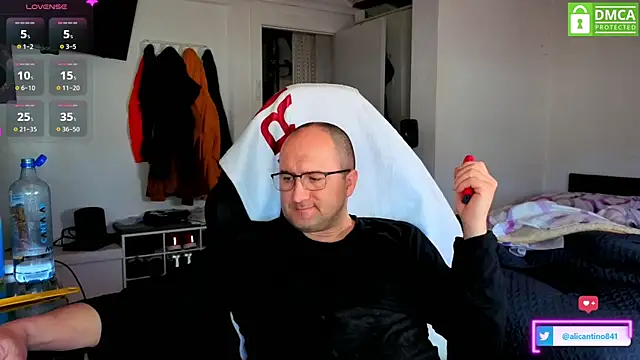 Snapshot of alicantino841 chatting on February 2025 12:47:02 PM alicantino841 online show from February 2025 12:47:02 PM