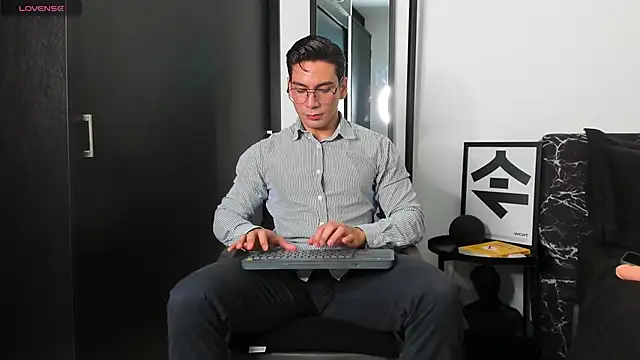 Snapshot of jhoansex_1 chatting on February 2026 11:50:02 PM jhoansex 1 online show from February 2026 11:50:02 PM