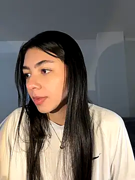 Liissa cute  online show from November 2025 05:24:02 PM