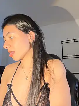 Liissa cute  online show from November 2025 06:18:02 PM