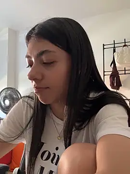 Liissa cute  online show from December 2025 07:18:01 PM