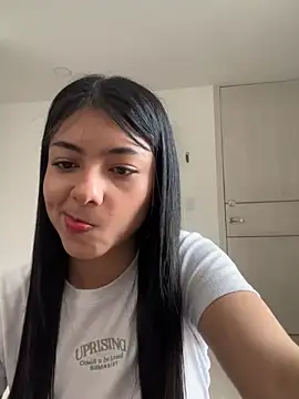 Liissa cute  online show from July 2026 09:11:01 PM