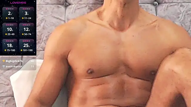 Snapshot of swimmer_summer chatting on January 2025 08:52:02 PM swimmer summer online show from January 2025 08:52:02 PM