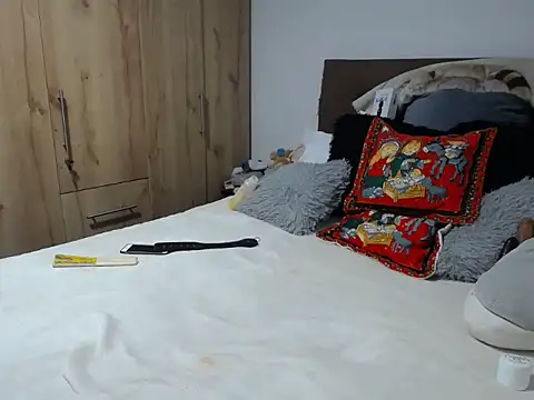 Snapshot of Sweeetness_Milf chatting on December 2024 10:43:01 AM Sweeetness Milf online show from December 2024 10:43:01 AM