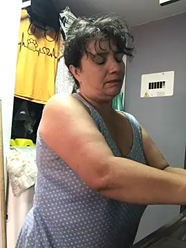 Snapshot of Sweeetness_Milf chatting on January 2025 06:24:02 PM Sweeetness Milf online show from January 2025 06:24:02 PM