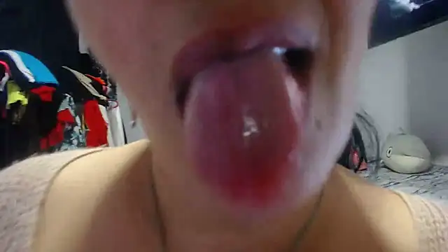 Snapshot of Sweeetness_Milf chatting on February 2025 10:29:02 PM Sweeetness Milf online show from February 2025 10:29:02 PM