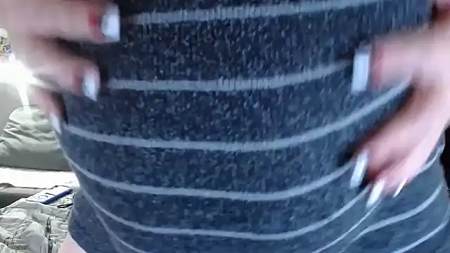 Snapshot of Sweeetness_Milf chatting on October 2025 12:19:01 AM Sweeetness Milf online show from October 2025 12:19:01 AM