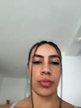 LauraCadwell online show from May 2026 12:57:01 PM