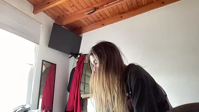 Lolykush online show from October 2025 05:22:02 PM