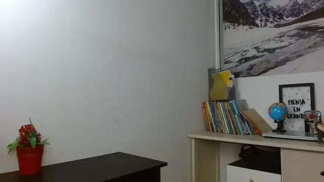 Snapshot of peyton_golden1 chatting on November 2025 03:27:01 AM peyton golden1 online show from November 2025 03:27:01 AM