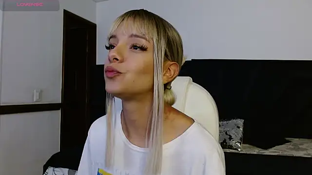 peyton golden1 online show from January 2026 03:23:01 AM