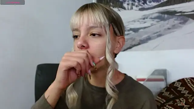 peyton golden1 online show from February 2026 03:11:01 AM