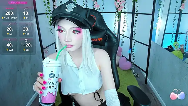 LilithLin online show from December 2024 09:57:01 PM