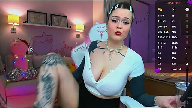 lisa moonlight online show from December 2024 12:27:01 PM