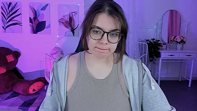 Snapshot of KeytSilvas chatting on December 2024 02:43:02 AM KeytSilvas online show from December 2024 02:43:02 AM