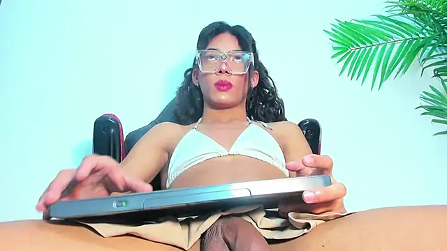 Briyit Doll online show from February 2025 06:00:01 AM