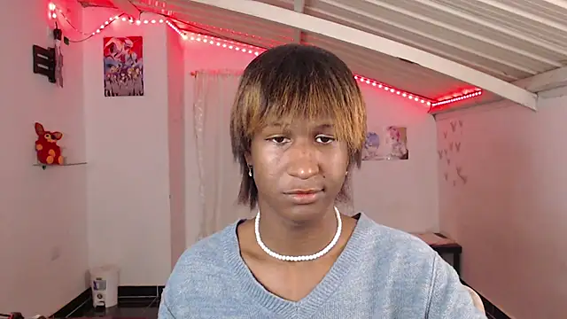 Snapshot of Angell_Dustt_ chatting on January 2025 04:39:02 AM Angell Dustt online show from January 2025 04:39:02 AM