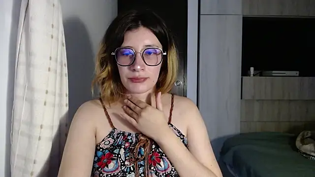 mariana124- online show from December 2024 02:38:02 PM