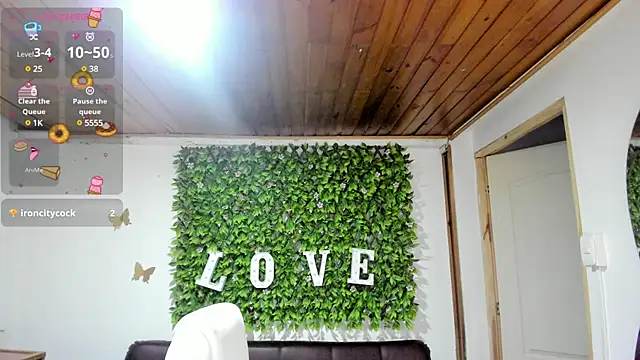 Enma  clark online show from January 2025 10:19:01 PM