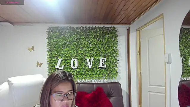 Enma  clark online show from February 2025 07:31:02 PM