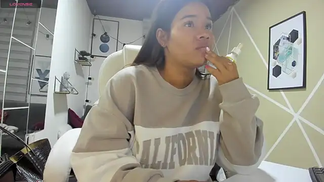 Enma  clark online show from February 2026 04:08:01 AM