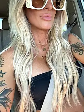 blondiluvsanal online show from October 2025 04:30:02 PM