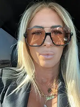 blondiluvsanal online show from January 2026 06:44:02 PM