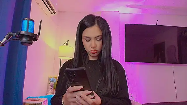 Maya Bluee online show from May 2026 08:16:02 PM