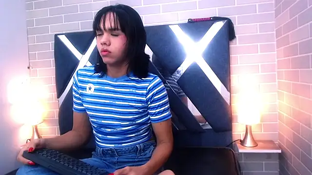 AndreaGil  online show from February 2025 11:00:02 AM