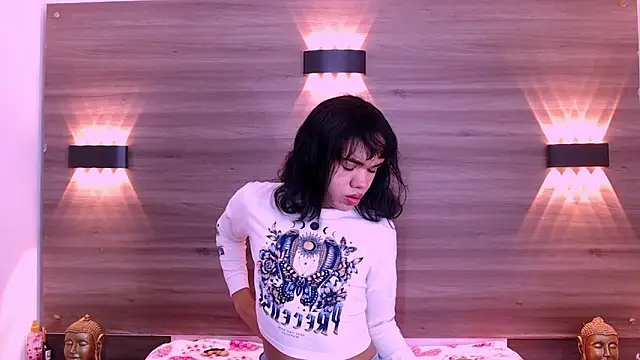 AndreaGil  online show from September 2025 03:33:01 PM