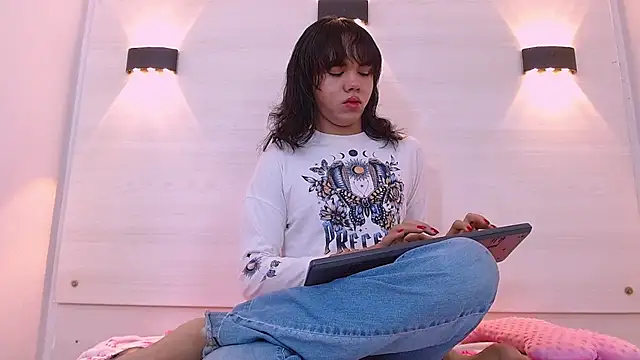 AndreaGil  online show from November 2025 10:48:01 AM