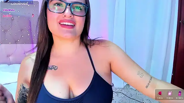 Snapshot of ellarosee_ chatting on December 2024 08:21:02 PM ellarosee online show from December 2024 08:21:02 PM