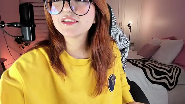 Snapshot of SweetJennaa chatting on March 2025 04:12:02 AM SweetJennaa online show from March 2025 04:12:02 AM