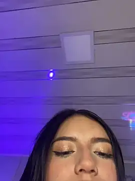 Snapshot of emy_bonita1 chatting on December 2024 02:19:02 AM emy bonita1 online show from December 2024 02:19:02 AM