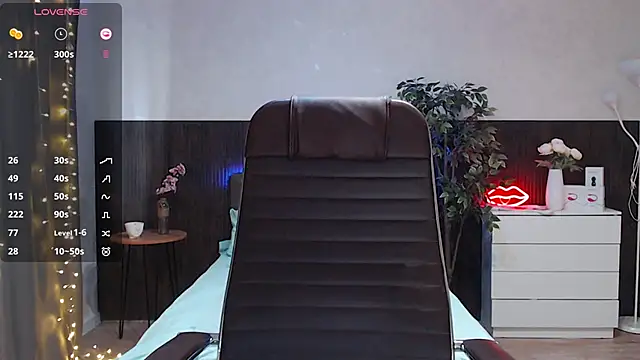 Cutie Annie online show from March 2025 01:52:02 AM