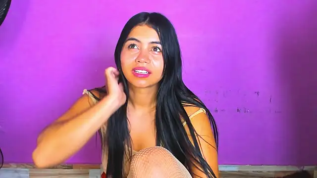 Snapshot of jade_brunnette chatting on February 2025 02:41:01 AM jade brunnette online show from February 2025 02:41:01 AM