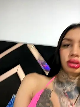 Snapshot of Zaratattoox chatting on December 2025 07:27:02 AM Zaratattoox online show from December 2025 07:27:02 AM