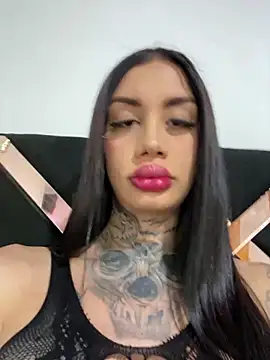 Snapshot of Zaratattoox chatting on December 2025 07:26:02 AM Zaratattoox online show from December 2025 07:26:02 AM