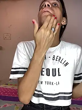 AlexaWarner online show from June 2026 07:35:01 PM
