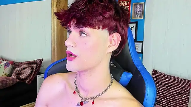 VladHellsing4 online show from January 2025 01:57:01 PM