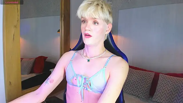 VladHellsing4 online show from May 2026 02:23:01 PM