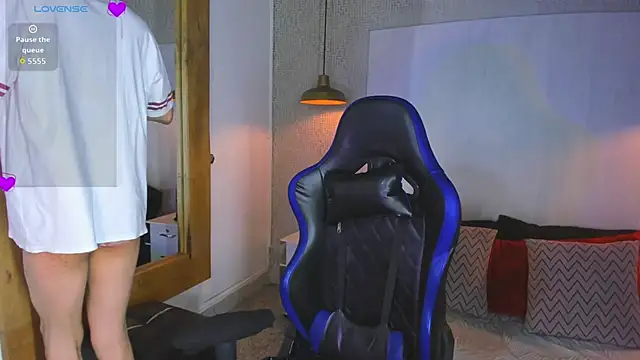 VladHellsing4 online show from May 2026 02:24:02 PM