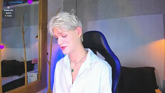 VladHellsing4 online show from July 2026 02:22:02 PM