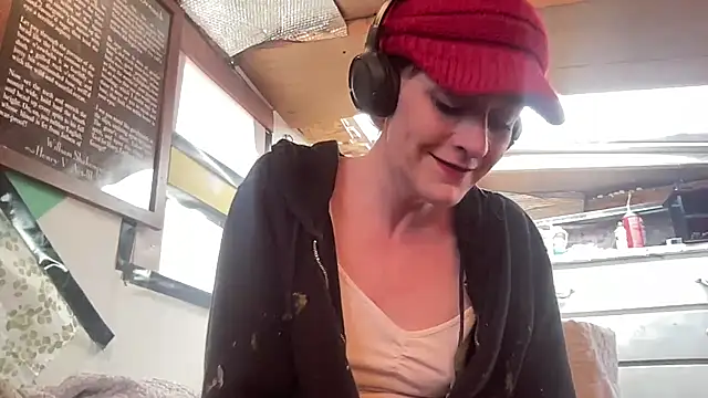 Snapshot of maythegr8ness chatting on February 2025 12:10:02 AM maythegr8ness online show from February 2025 12:10:02 AM