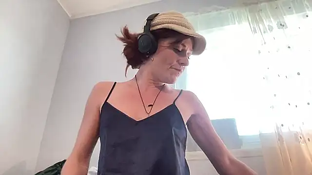 Snapshot of maythegr8ness chatting on March 2025 10:13:02 PM maythegr8ness online show from March 2025 10:13:02 PM