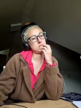 Snapshot of Afrania chatting on December 2024 04:43:02 PM Afrania online show from December 2024 04:43:02 PM