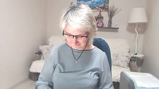 FleurMays online show from June 2026 09:00:02 AM