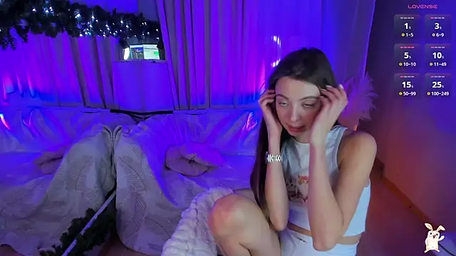 Snapshot of Goldy_Grace_ chatting on December 2024 02:24:02 PM Goldy Grace online show from December 2024 02:24:02 PM